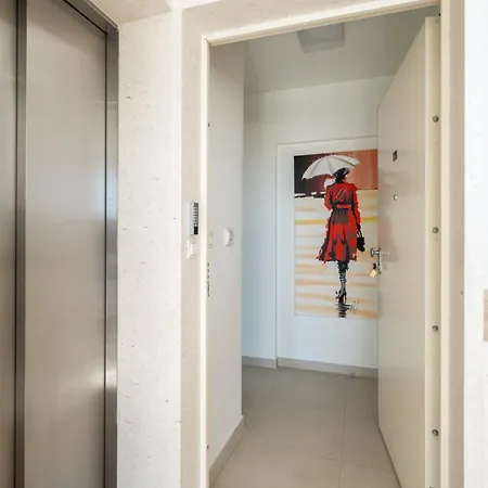 Apartment Palace Lidija *