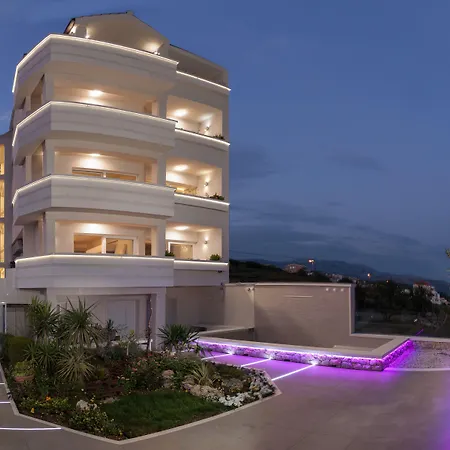 Palace Lidija Апартаменти